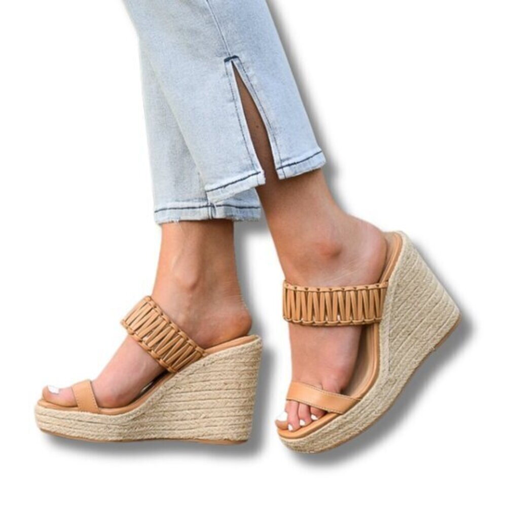 ALYSSA TAN LUCITE DETAIL WEDGES